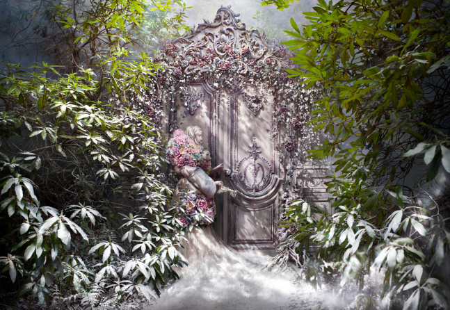 Kirsty Mitchell  The Fade of Fallen Memories