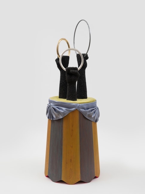 Derek Fordjour

Ringmaster

2023

Mixed media

40 x 13 x 13 inches

101.6 x 33 x 33 cm

(DF 23/029)