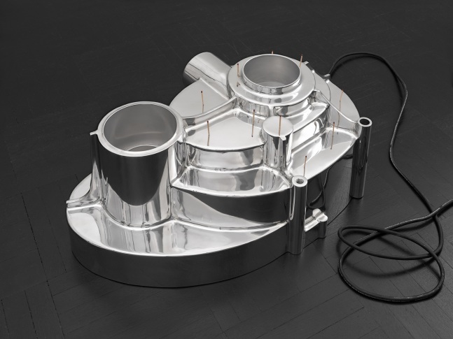 Kristin Walsh

Engine no. 11

2024

Aluminum, wood, and electromechanics

32 x 20 x 14 inches

81.3 x 50.8 x 35.6 cm

(KW 24/002)