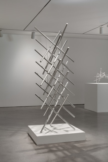 3-Way Core Tower, 1974-1997
stainless steel, unique
88 1/4 x 35 1/2 x 33 1/2 in. / 224.2 x 90.2 x 85.1 cm