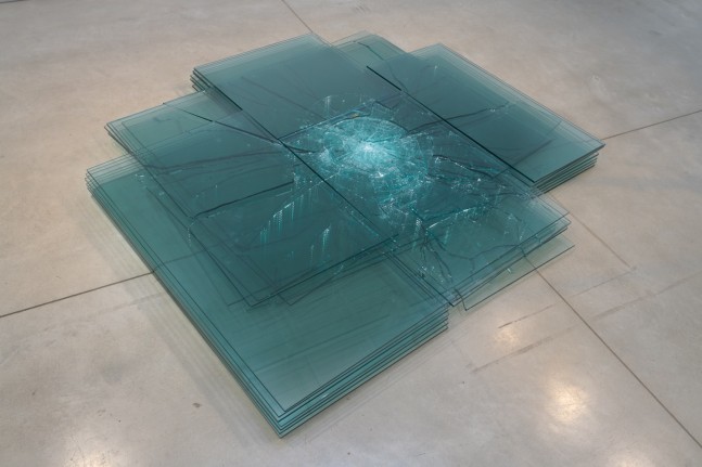 Barry Le Va, Shattered Off Center, 1968-71/2020
