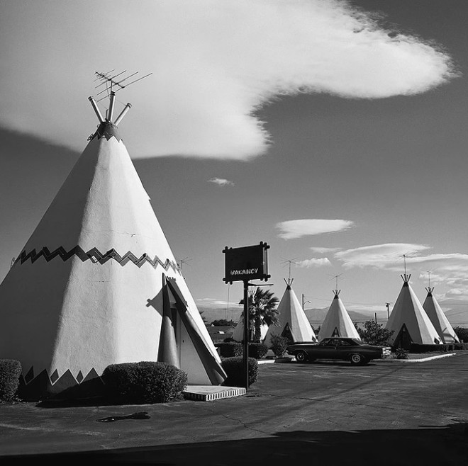 Teepee Motel, 1975