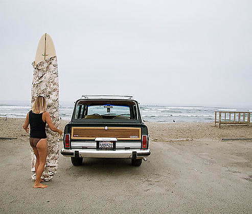 Jeanette Getting Ready, from the series Sirens, 2008, pigment print