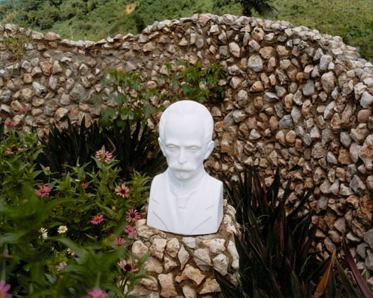 Plastic Bust of Jos&eacute; Mart&iacute; (1853-1895), Trinidad, 2004, chromogenic print