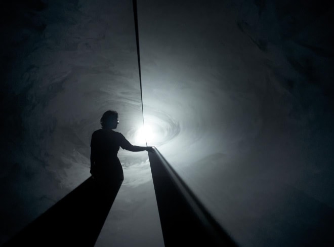 Anthony McCall: Meeting You Halfway