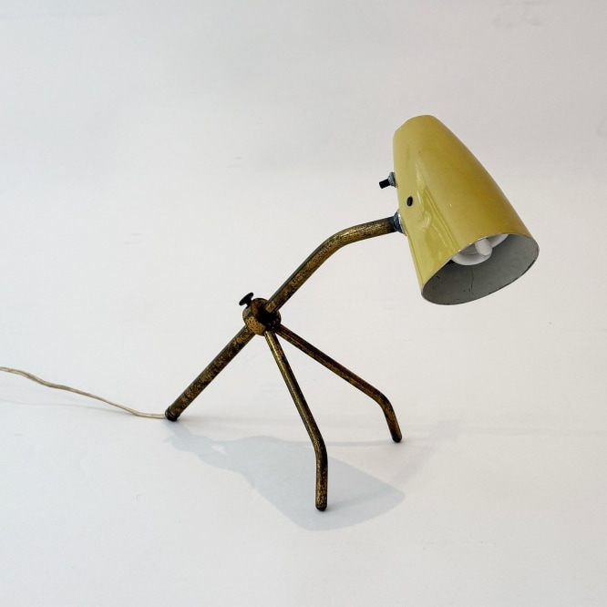 1950s lamp in a blank room