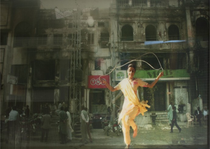 Image Credit: Farida Batool, Nai Reesan Shehr Lahore Diyan, 2006 Lenticular print, 81.2 x 162 cm, Private collection