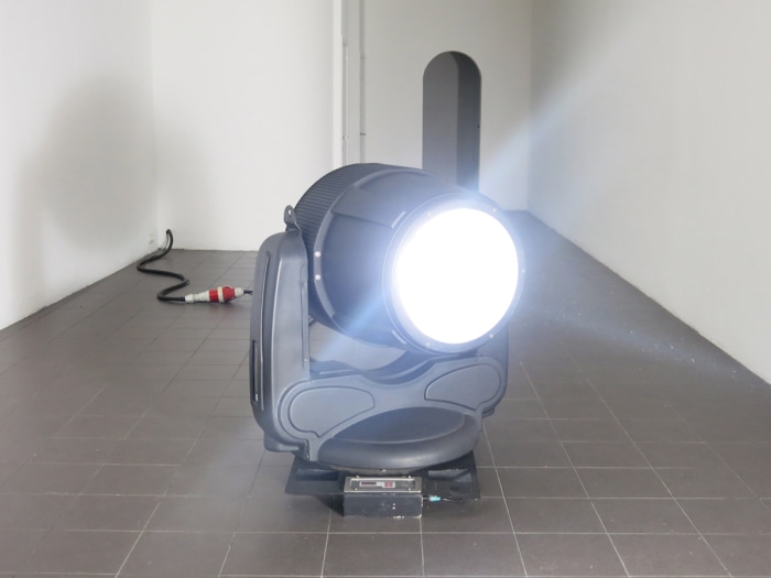 John Knight, Installation view, A Work in situ, Établissement d’en face, Brussels, 2018