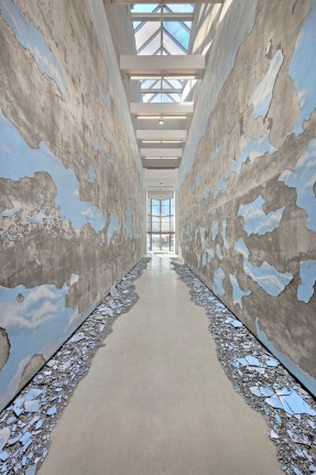 Cross Fade. Installation view, 2016. The Power Plant, Toronto.