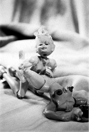 Untitled, 1999. Black & white photograph, (image) 38 1/2 x 25 1/2 inches; (frame) 46 1/2 x 33 1/2 inches. Edition of 10. MP 332