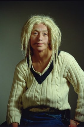 Untitled, 2000. Color photograph, image: 39 x 26 inches (99 x 66 cm); frame: 48 x 35 x 1 inches (121.9 x 88.9 x 2.5 cm). Edition of 6. MP 399
