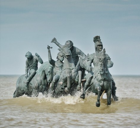 Men, 2018. Found bronze statues, 500 x 200 x 250 cm. Permanent installation.