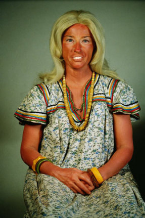 Untitled, 2000. Color photograph, image: 36 x 24 inches (91.4 x 60.9 cm); frame: 46 x 34 x 1 1/2 inches (116.8 x 86.3 x 3.8 cm). Edition of 6. MP 354