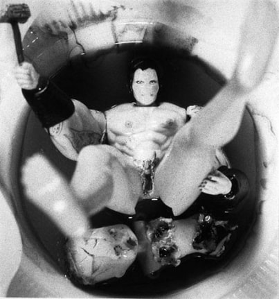 Untitled, 1999. Black & white photograph, (image) 33 3/4 x 31 1/2 inches; (frame) 41 3/4 x 39 1/2 inches. Edition of 10. MP 344