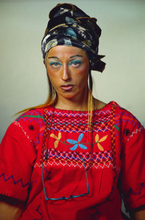 Untitled, 2000. Color photograph, image: 36 x 24 inches (91.4 x 60.9 cm); frame: 45 x 33 x 1 inches (114.3 x 83.8 x 2.5 cm). Edition of 6. MP 395