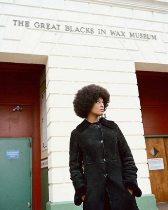 Baltimore Series (Angela in Blue), 2003. Color photograph, 48.75 x 39.37 inches. Edition of 6. MP 20