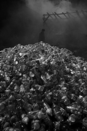 He Xiangyu Cola Project&nbsp;(Documentation), 2009&ndash;2011&nbsp;