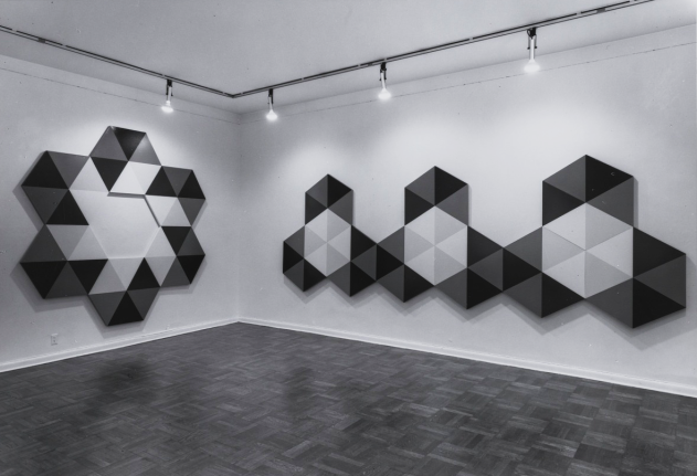 Installation view, Ron Davis, 4 EAST 77