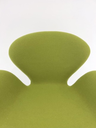 Swan Chair by Arne Jacobsen