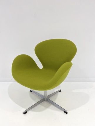 Swan Chair by Arne Jacobsen