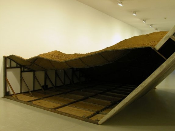 Installation of&nbsp;Collapsed&nbsp;, March 19&nbsp;&ndash; July 24, 2009&nbsp;