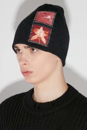 Lily / Orchid / Robert Mapplethorpe Beanie Black, Flowers (Purple Calla Lily), 1987, Toned Gravure