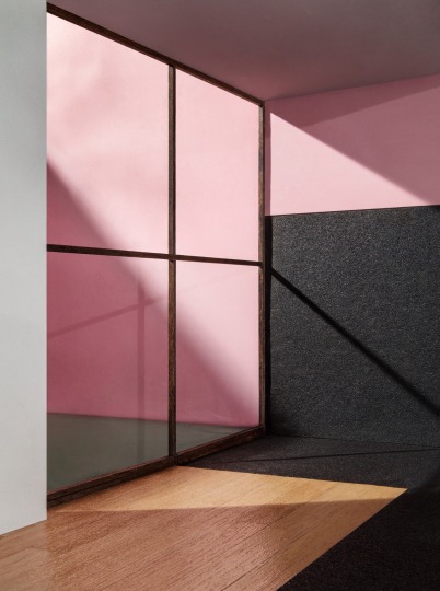 Luis Barragán’s &quot;Emotional Architecture&quot; Recreated in Model Photographs