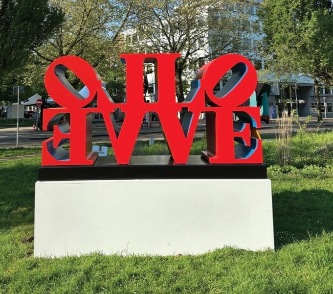 Indiana's red and blue Imperial LOVE sculpture on display at Artzuid