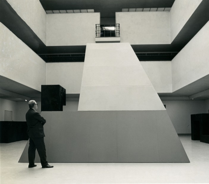 Tony Smith: Two Exhibitions of Sculpture