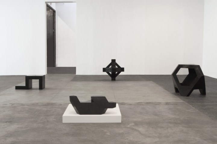 Tony Smith: Bronze