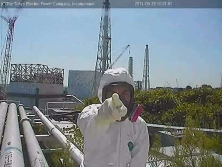 Image of FINGER POINTING WORKER's Pointing at the Fukuichi Live Cam, 2011