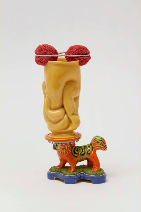 Image of a Kathy Butterly ceramic piece.