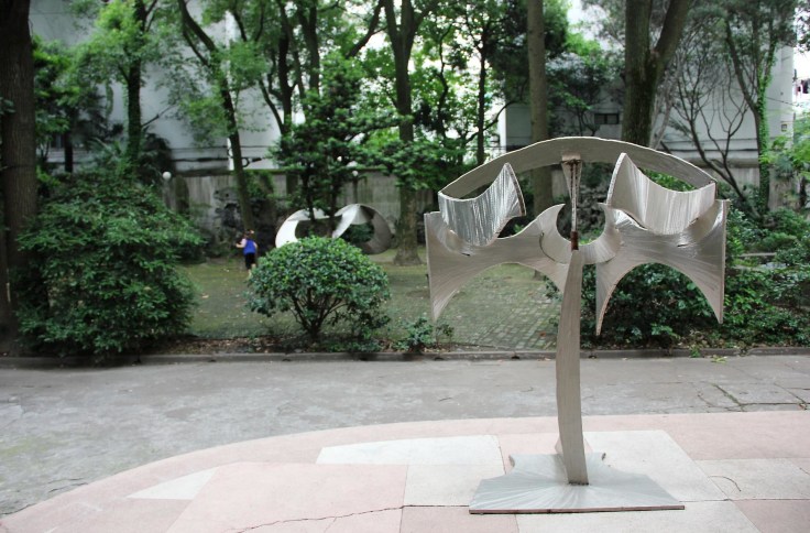 outdoor metal sculpture