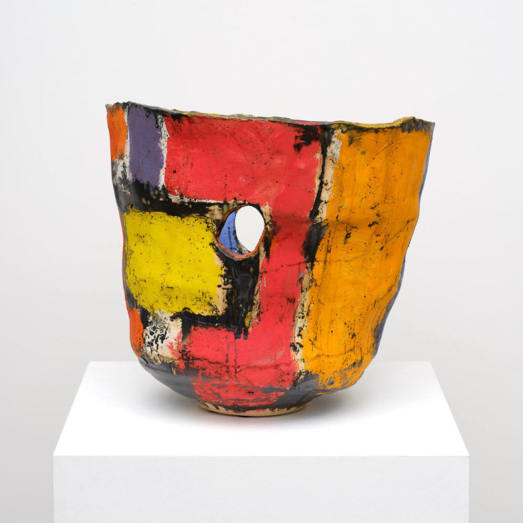 Roger Herman,&nbsp;Untitled, 2023, Glazed ceramic, 19 1/2 x 21 x 21 inches, 49.5 x 53.3 x 53.3 cm, MMG#36472