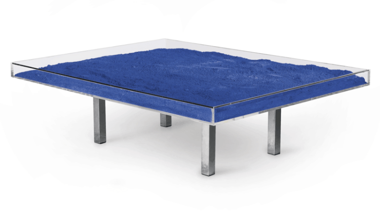 TABLE BLEUE