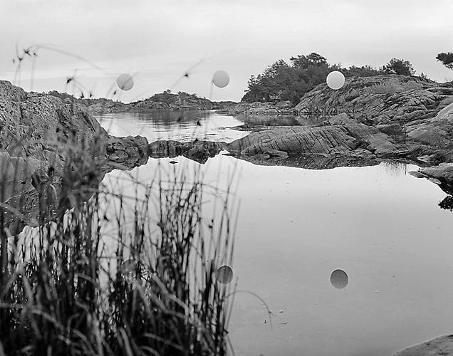 Ole Brodersen Rubber, string and rocks #01