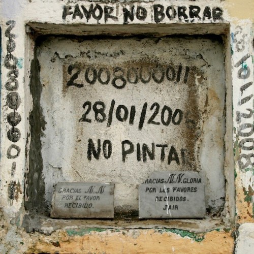 Juan Manuel Echavarría Réquiem NN, 2006-2013. Lenticular print. 20h x 20w in.