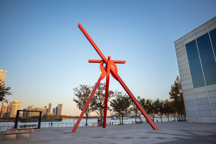 Mark di Suvero: Hugs