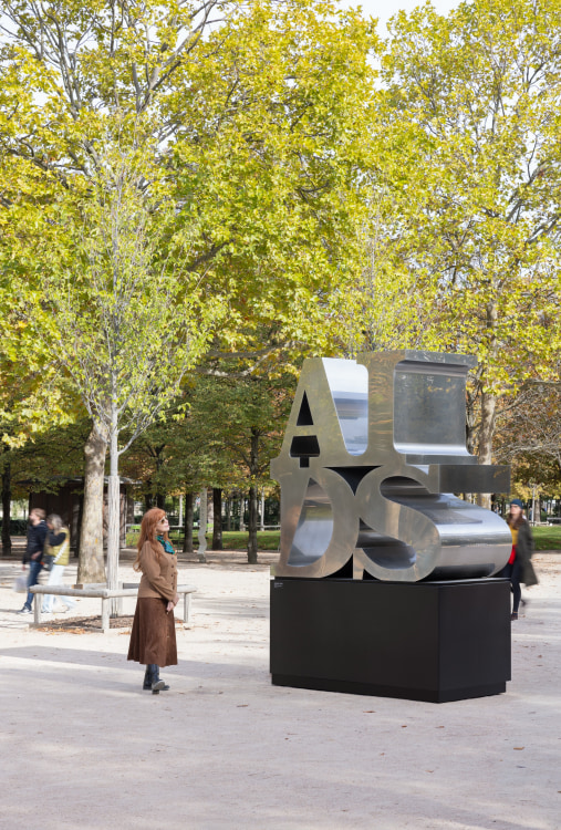 GENERAL IDEA Installation view of&nbsp;AIDS Sculpture at&nbsp;Paris+ par Art Basel in Jardin des Tuileries, Paris, 2023.&nbsp;