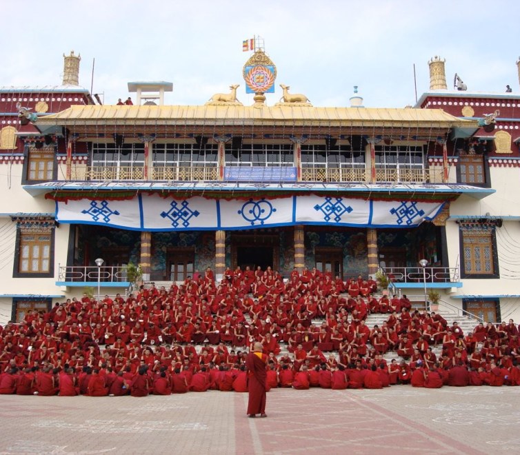 large group of Buddhist monks