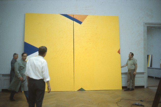 1965&nbsp; Installing The Yellow X, &quot;Signale&quot;, Kunsthalle, Basel