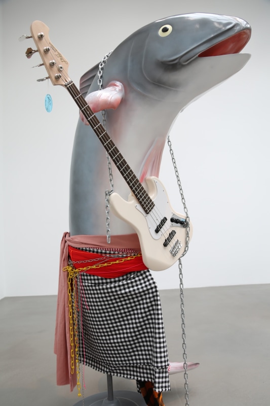 Cosima von Bonin, WHAT IF IT BARKS 1 (WHITE BASS GUITAR VERSION)