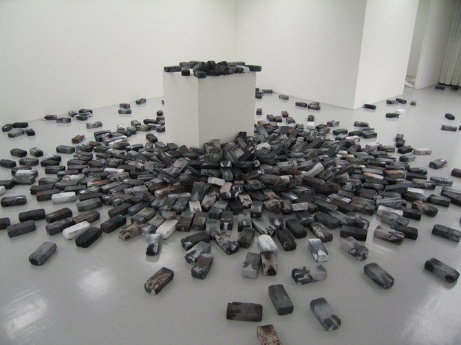 Bachsteintauben (Brick Pigeons), installation view at Haas &amp; Fischer Gallery, 2008