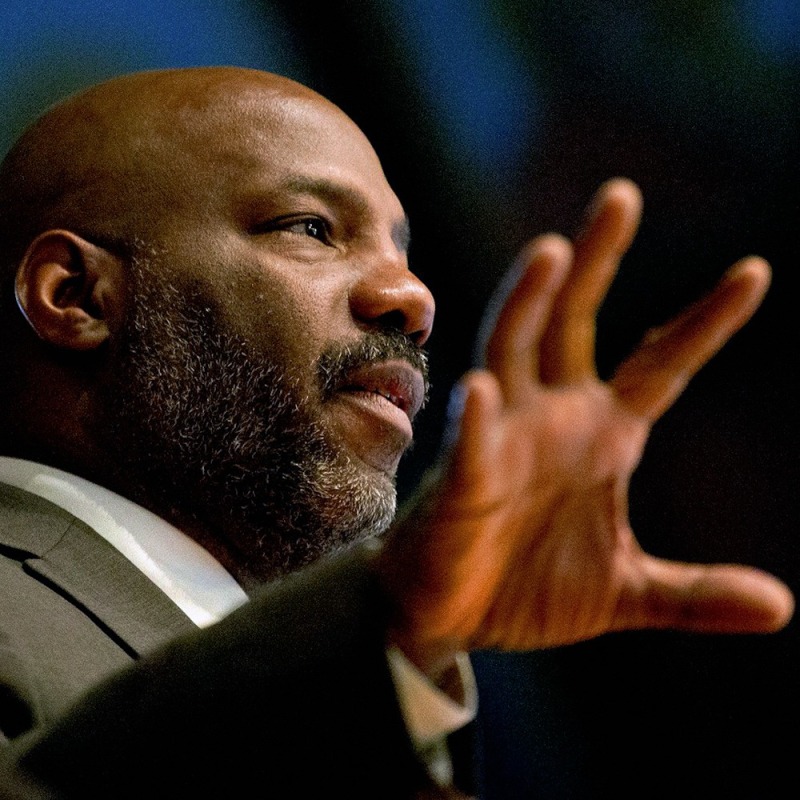 Jelani Cobb gives the 2016 Martin Luther King Jr. Day keynote address in the Gomes Chapel at Bates College on Jan. 21.
