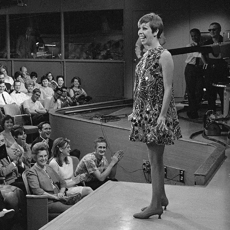 Carol Burnett interacting with the audience of The Carol Burnett Show, October 7, 1967.