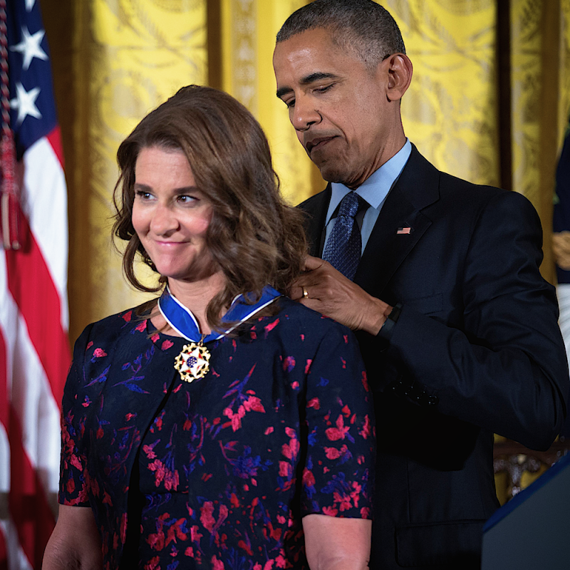 U.S. President Barack Obama awards the Presidential Medal of Freedom to Melinda Gates, who has donated billions of dollars globally to promote health and fight poverty. 2016.