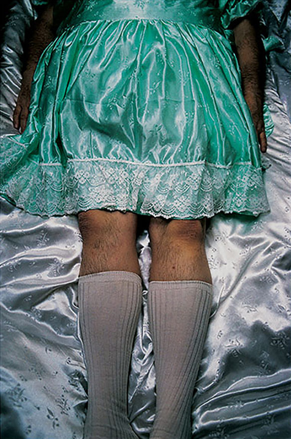 Polly Borland, Roberta at Mummy Hazel's, 1994-1999. Archival pigment print, 9 x 6 in, 22.9 x 15.2 cm. Edition of 3 plus 2 AP (POB99.015)