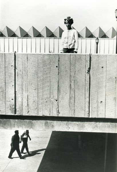 Burk Uzzle, Overpass in Curlers