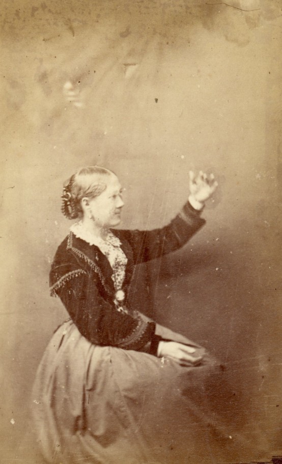 1872 CARTE DE VISITE PHOTO OF MEDIUM GEORGIANA HOUGHTON