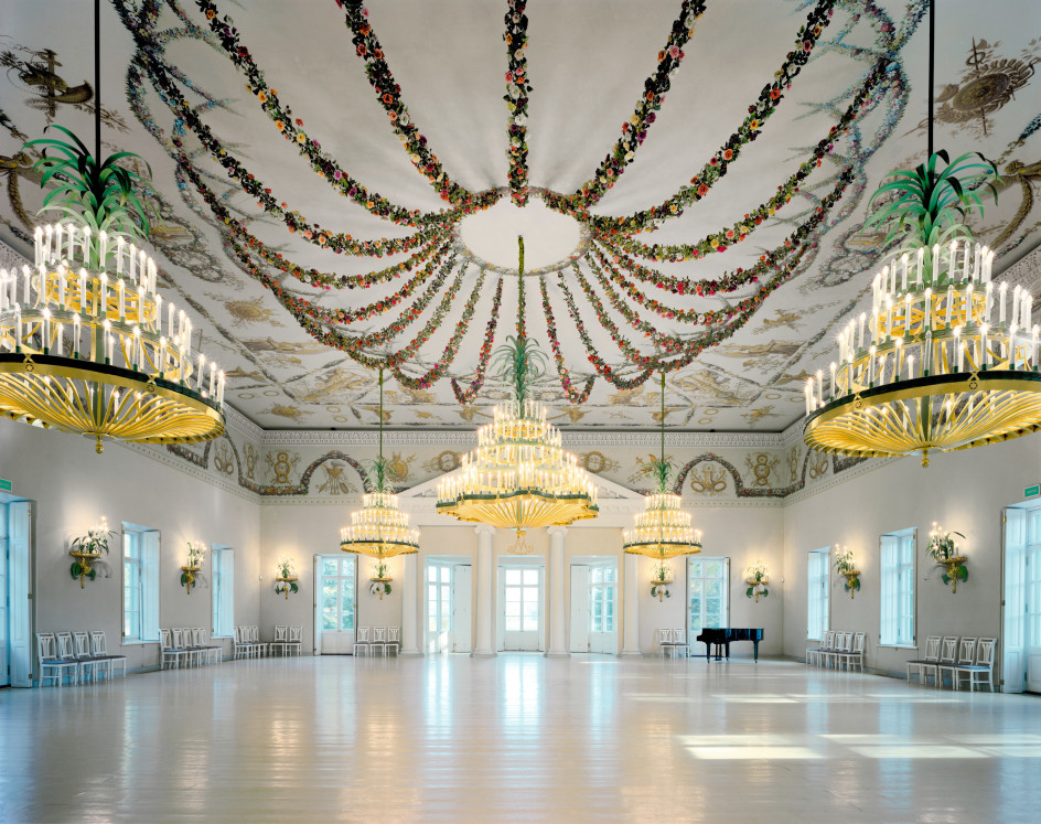 Andrew Moore, The&nbsp;Rose Pavillion, near St. Petersburg, Russia, 2001